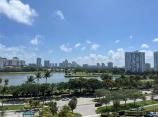 3675 N Country Club Dr APT 809, Aventura, FL 33180
