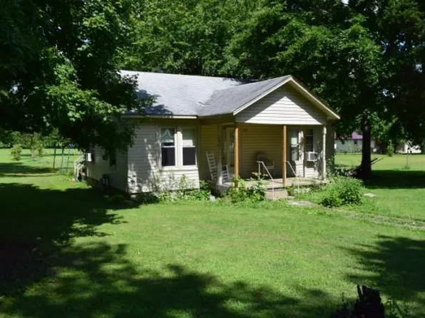 134 Melrose St, Mc Ewen, TN 37101
