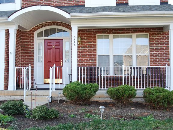 Loma Front Porch