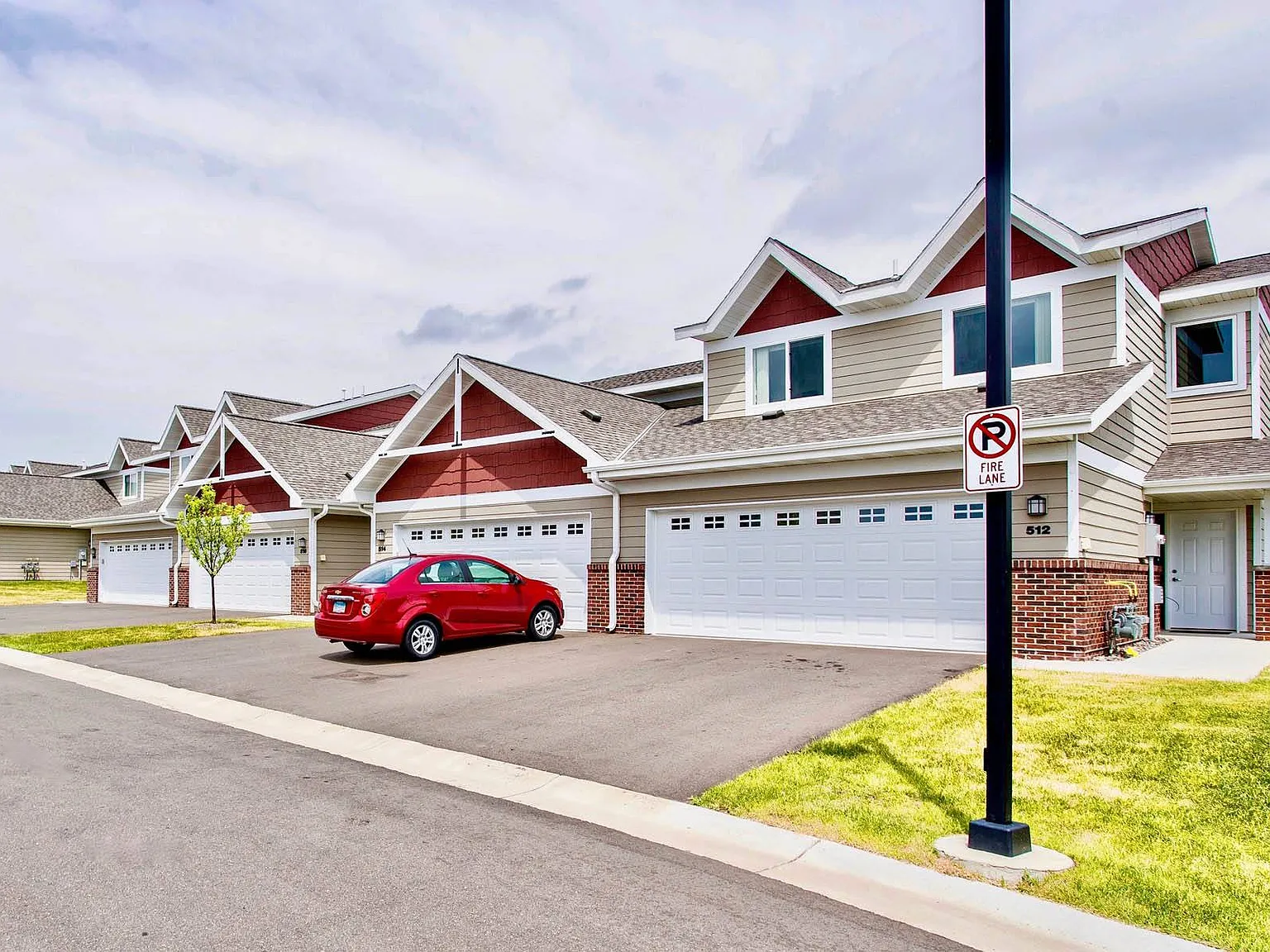 Medina Townhomes — Photo 3