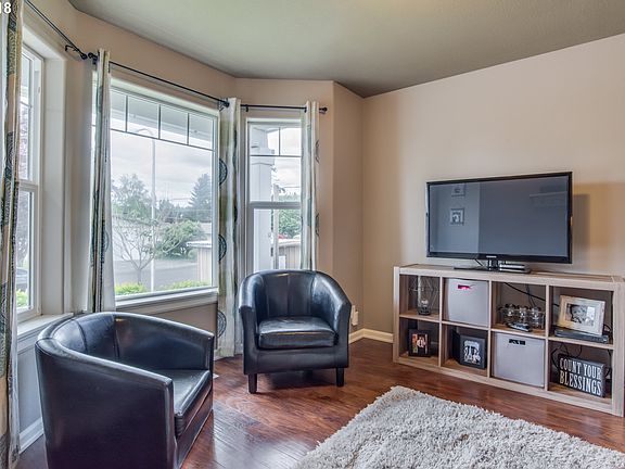 5th image of 292 Madrona Ave