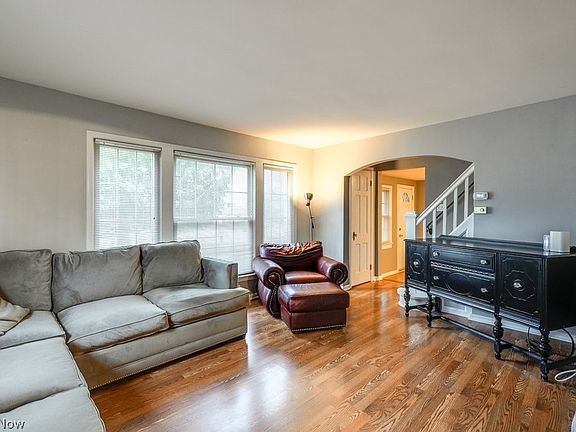 4th image of 7471 Som Center Rd