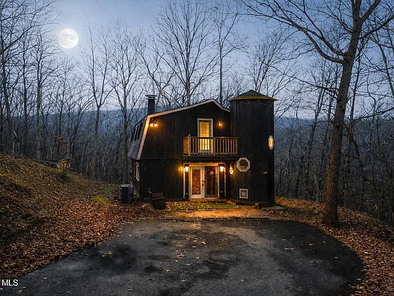 2nd image of 625 Diehl Rd