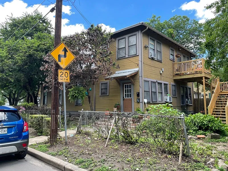 236 Claudia St #2
