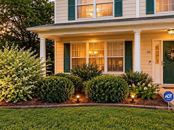 3rd image of 101 Fox Grove Cir