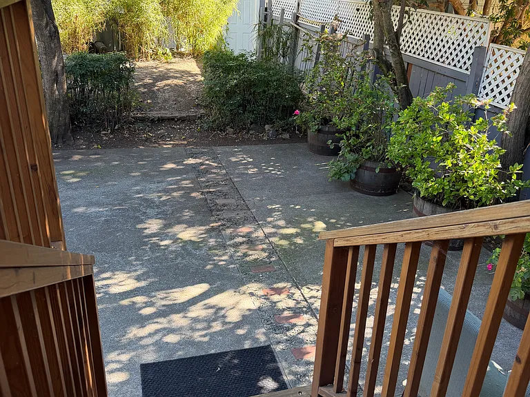 733 Florida St — Photo 34