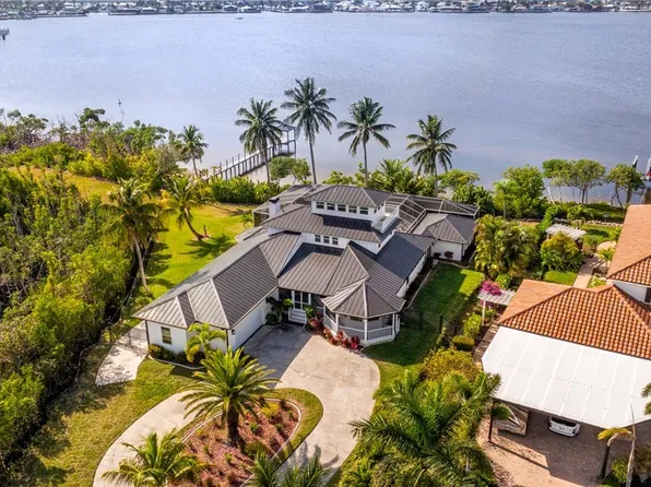 12201 Shoreview Dr, Matlacha, FL 33993