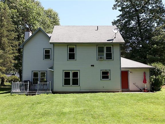 2nd image of 11 Arrowwood Cir
