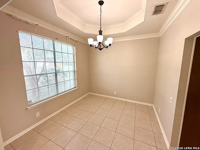 3 bed, 2.0 bath, 2010 sqft, $2,899 — Photo 3