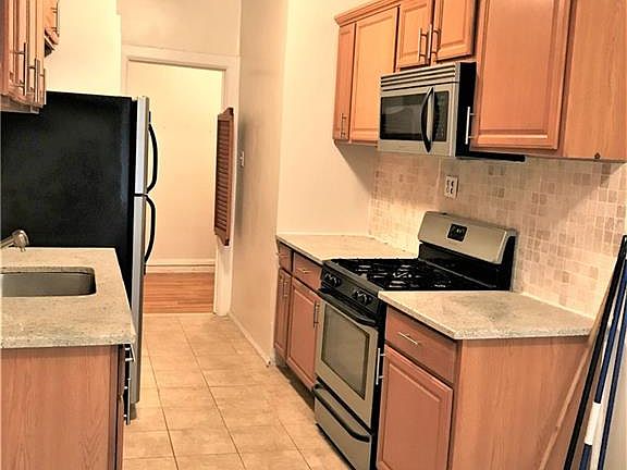 3rd image of 2925 Matthews Ave #1G