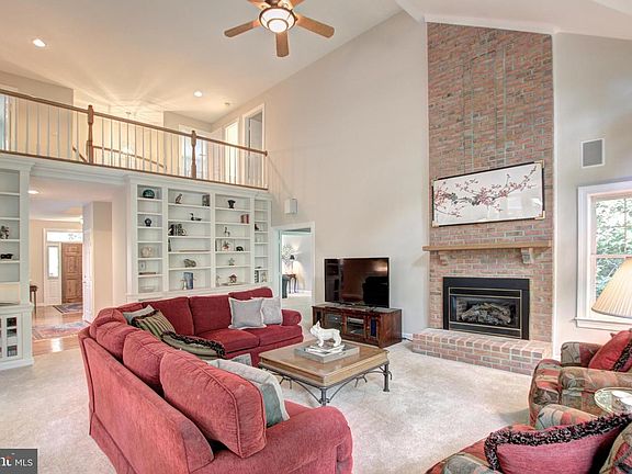 3rd image of 8261 Private Ln