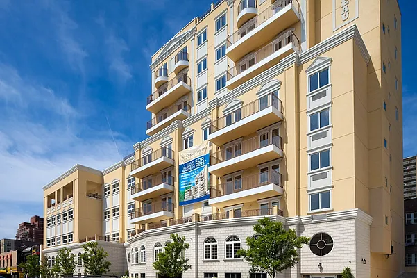 Rented by Bold New York | media 19