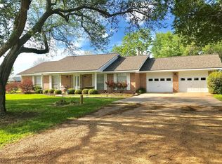 5608 Fm 1952 Rd, Wallis, TX 77485