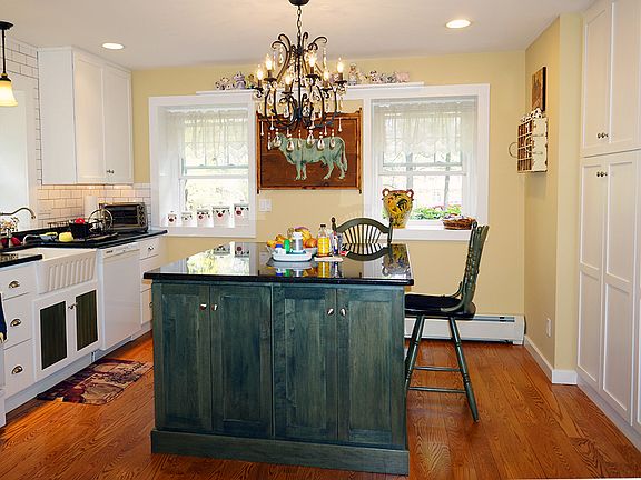 kitchen island 