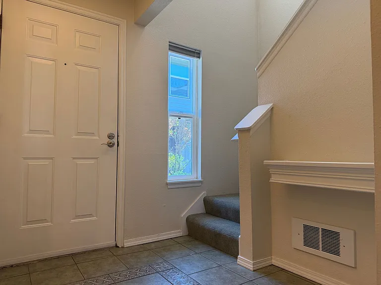 10001 NE 12th St #116 — Photo 3