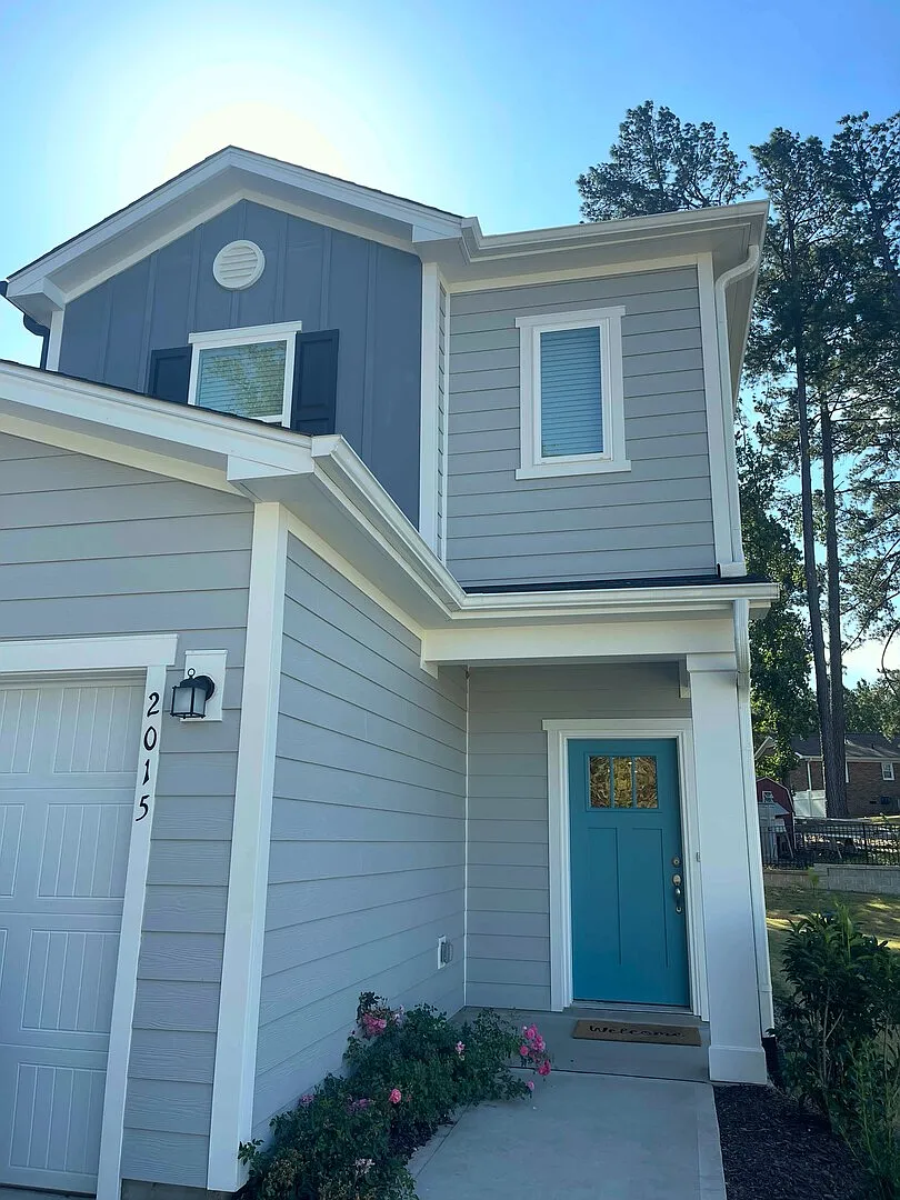 3BR/2.5BA Furnished Home | All Utilities + Wi-Fi | 20 min to Duke — Photo 2