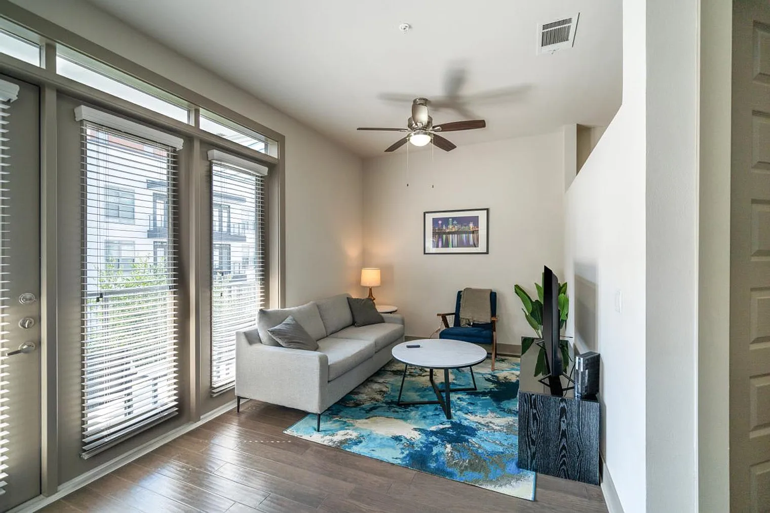 1 bed, 1.0 bath, 570 sqft, $2,840 — Photo 1