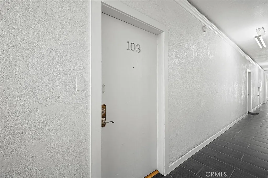 Studio, 500 sqft, $1,525 — Photo 3