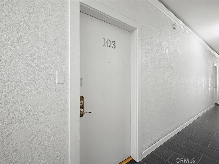 131 S Jackson St #103 — Photo 3