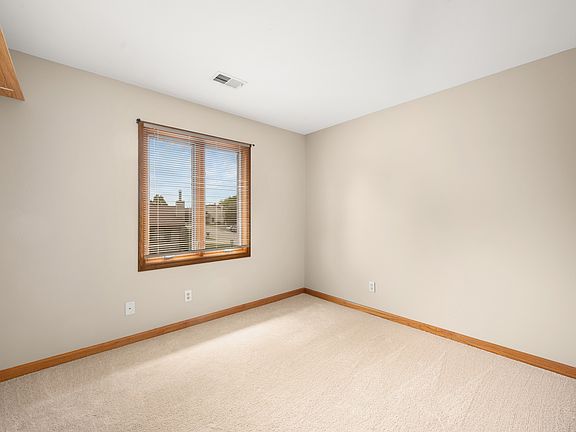 2nd image of 1833 Kerrybrook Ct #1