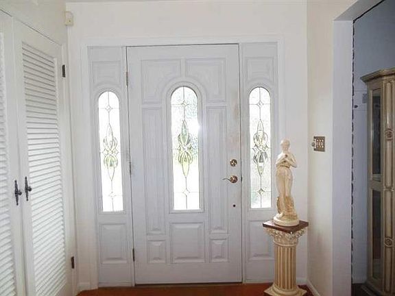 2nd image of 124 Lanford Dr