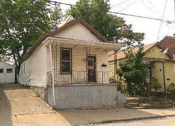 2nd image of 1929 Pearl St