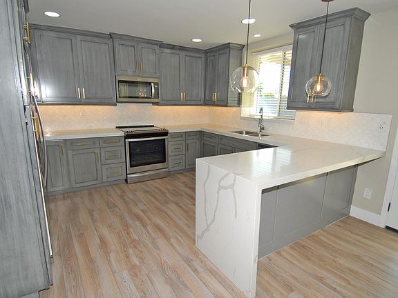 3rd image of 8541 E Catalina Dr
