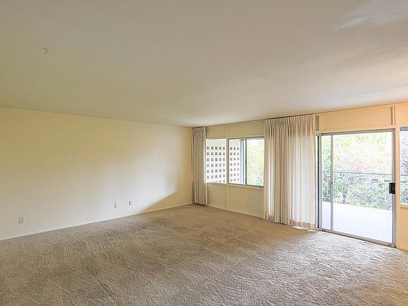 4th image of 5250 N 20th St APT 210