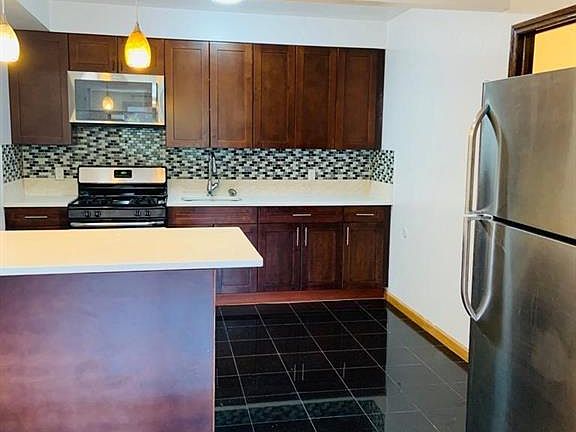 5th image of 2533 Ocean Ave APT 4B