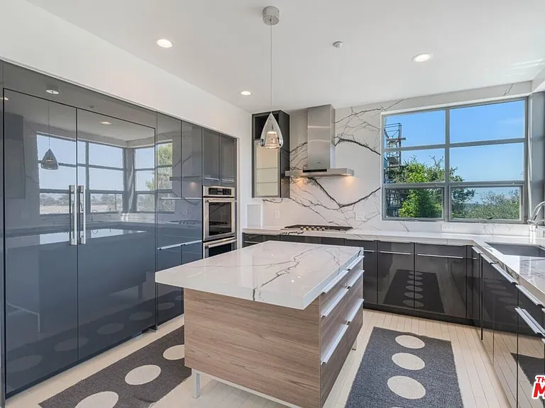 870 Haverford Ave #101 — Photo 6