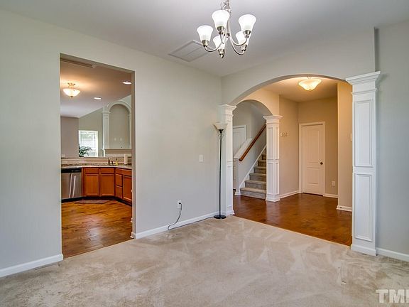 5th image of 4030 Cleburne Ct