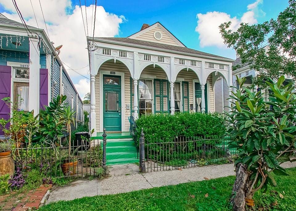 1st image of 3467 Annunciation St
