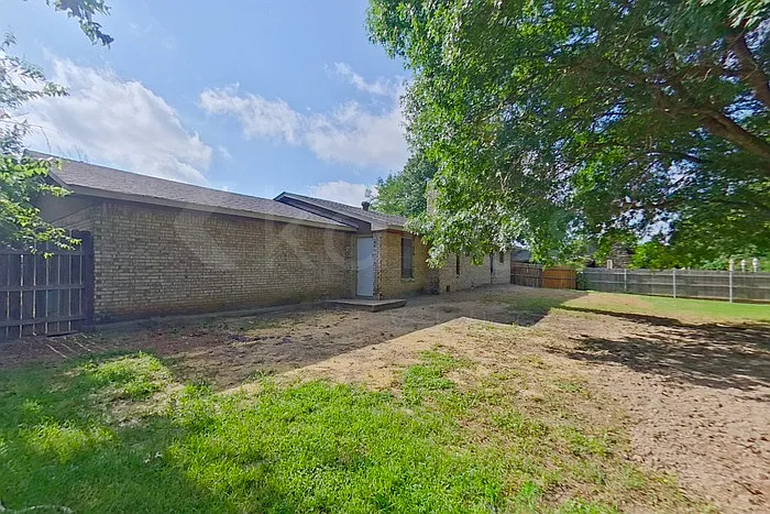 168 Creekview Dr E — Photo 20
