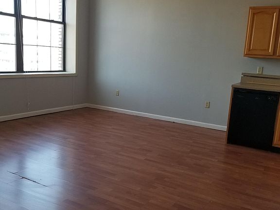 4th image of 499 Washington St #605