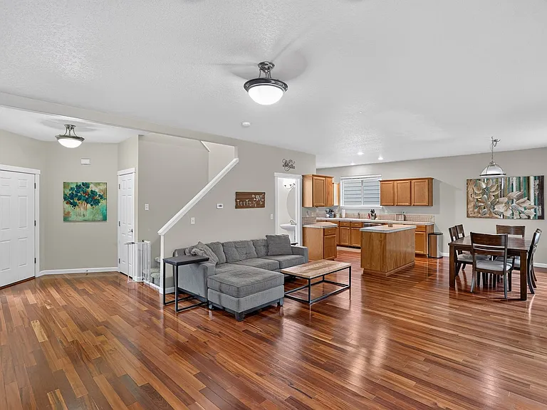16347 SE Maduros Way — Photo 3