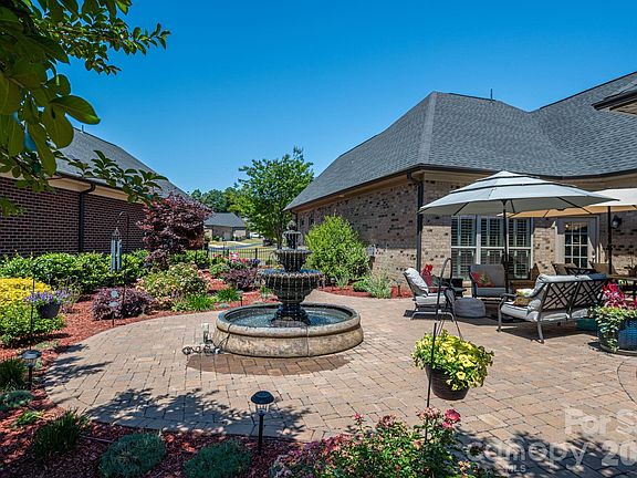 5th image of 5228 Courtyard Ln