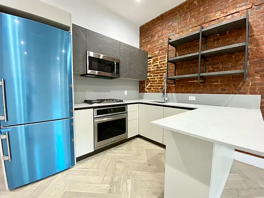 Rented by Compass | media 10