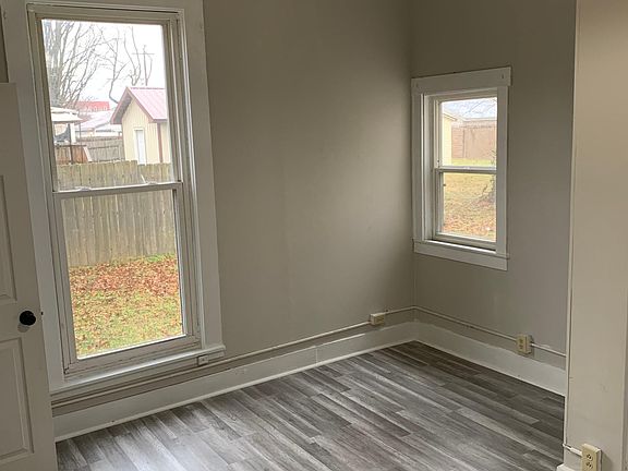 5th image of 223 S Center St #B