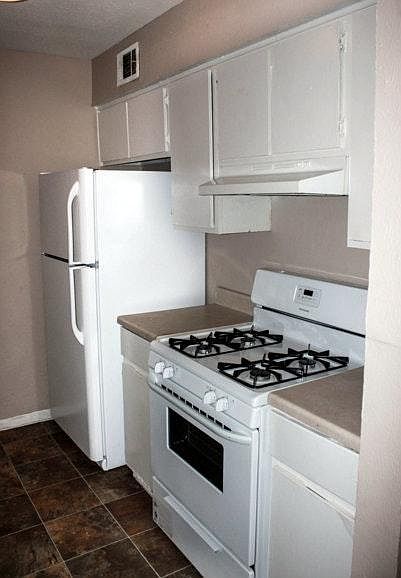 2nd image of 1609 Joe Ramsey Blvd