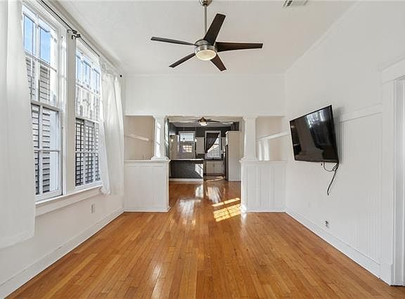 4th image of 3804 Banks St