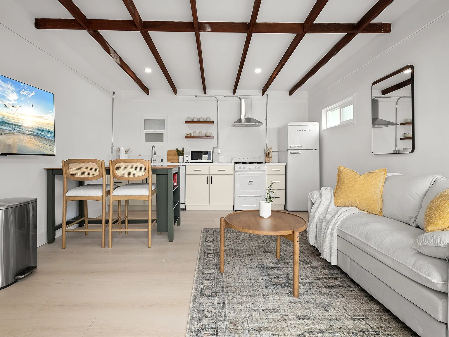 1 bed, 750 sqft, $3,295 — Photo 1
