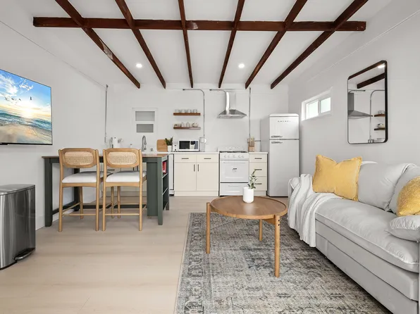 3421 W 84th Pl, Inglewood, CA 90305