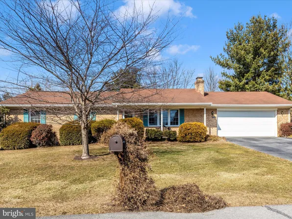 17814 Bluebell Dr, Hagerstown, MD 21740