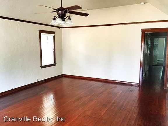 3rd image of 1030 E Fountain Way
