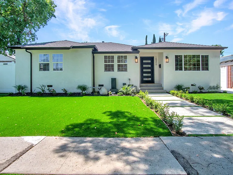 18406 Jovan St — Photo 2