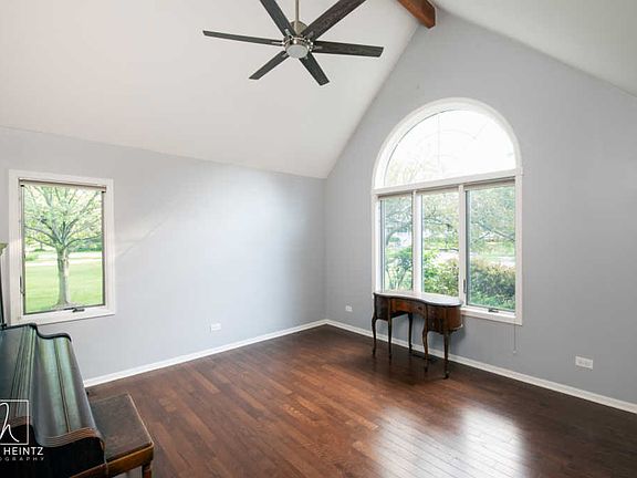 3rd image of 1235 Hickory Ln