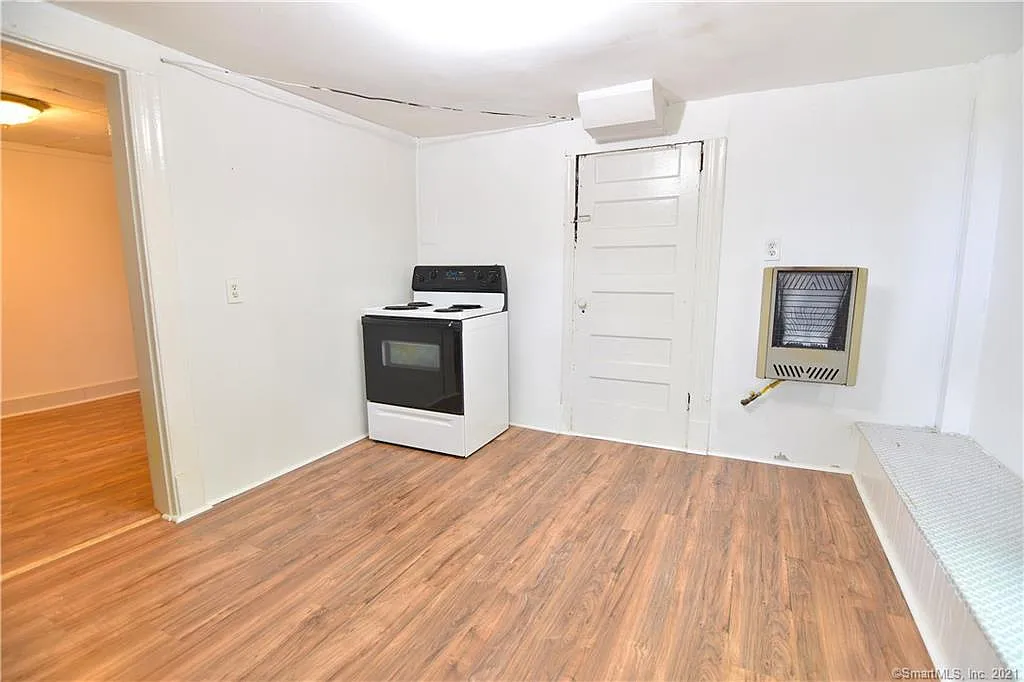 1 bed, 1212 sqft, $1,200 — Photo 4