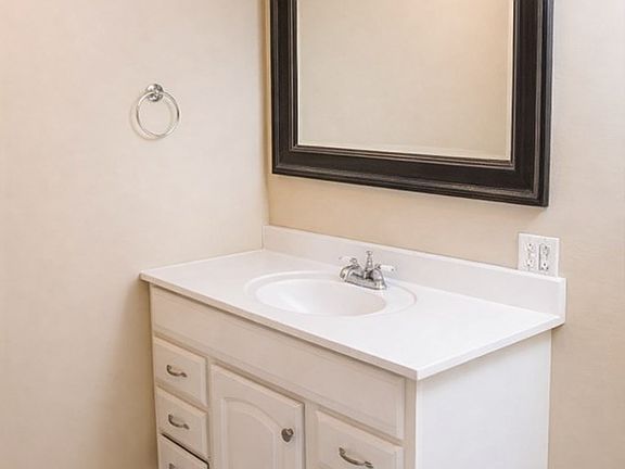4th image of 2706 Forest Dr