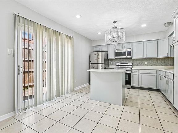 5th image of 1617 Newport Pl APT 29