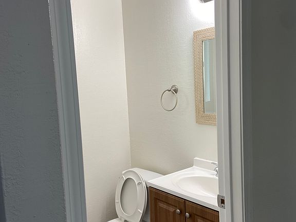 3rd image of 1220 Pine Creek Way